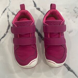 Plae size 10 (toddler)tennis shoes